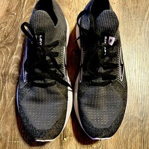 Brooks, Levitate 5